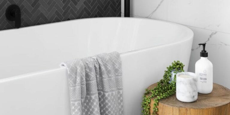 Bath Out, Shower In? What’s the Best Option for Your Modern Bathroom? 